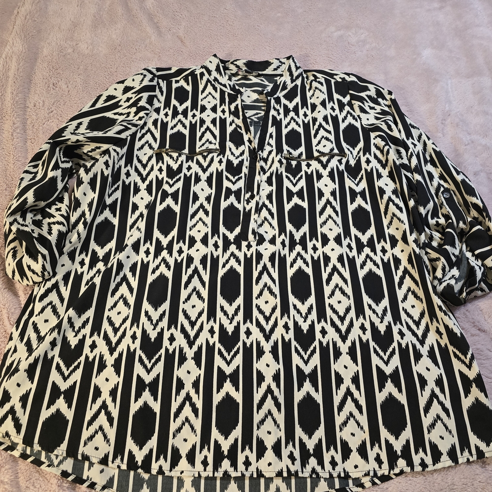 Chic Black and White Geometric Women's Blouse